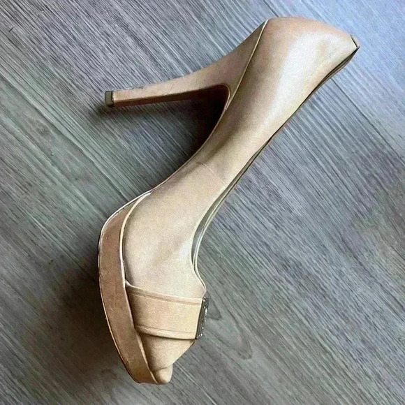 Coach Aliya Women Size 7.5 B Peep Toe High Heels Pumps Shoes Sandals Gold Emblem - Picture 4 of 8